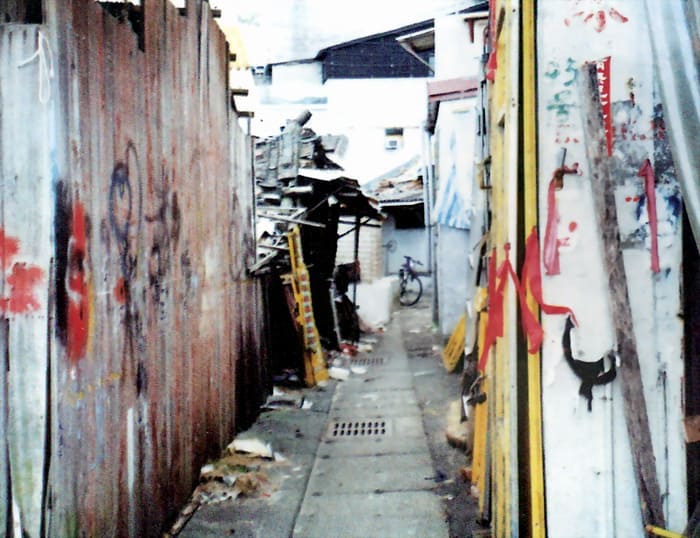 狹窄巷弄、出門碰壁、外煞、風水、風水有關係